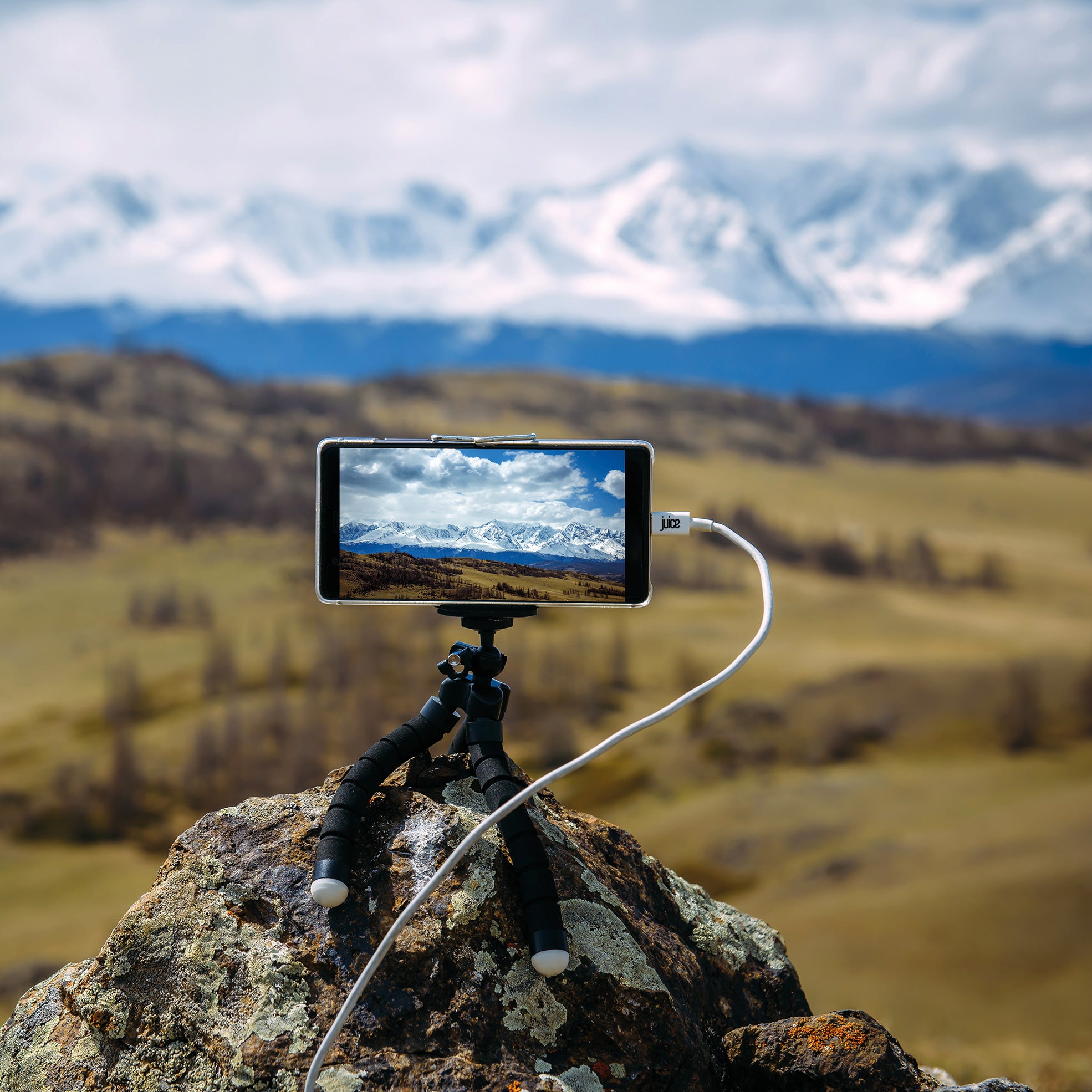 Juice Social 'For Reels' Flexi Tri-Pod with Wireless Remote