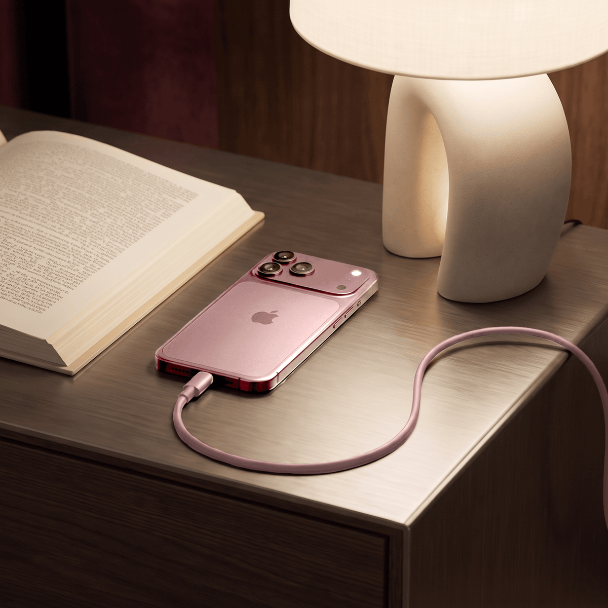 Juice USB-C to USB-C Classic Charging Cable 1m – Pink – Lifestyle