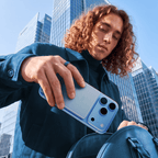 Juice 1 Charge Mag Tec Power Bank – 5,000mAh – iPhone 18 Colour Match – Glacier – Lifestyle