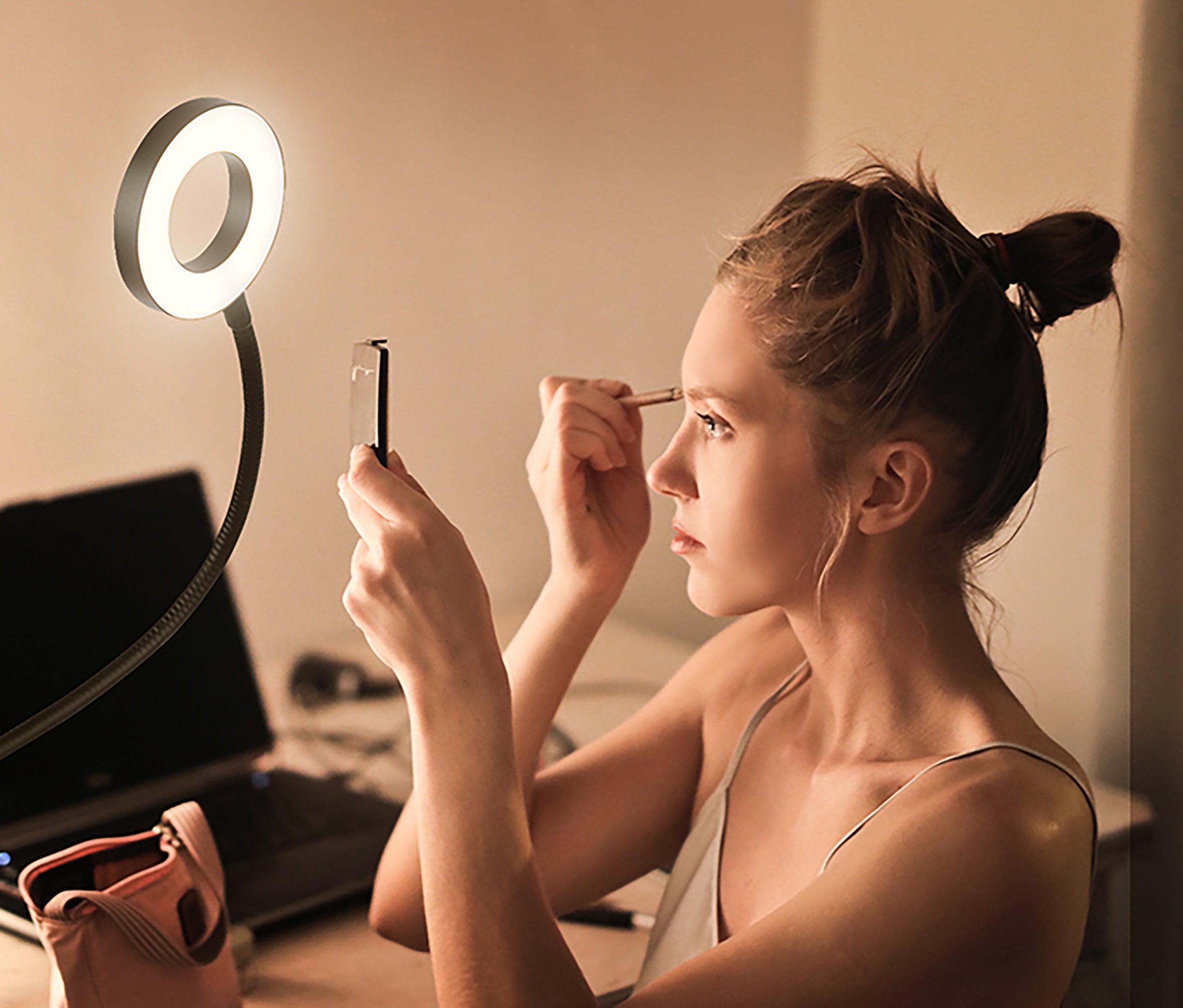Juice Social Glowing Selfie Stand